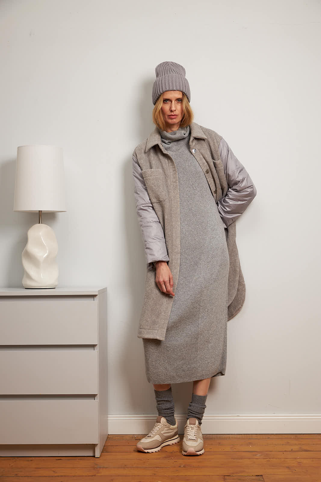 Mantel mit trendigem Print in Grau