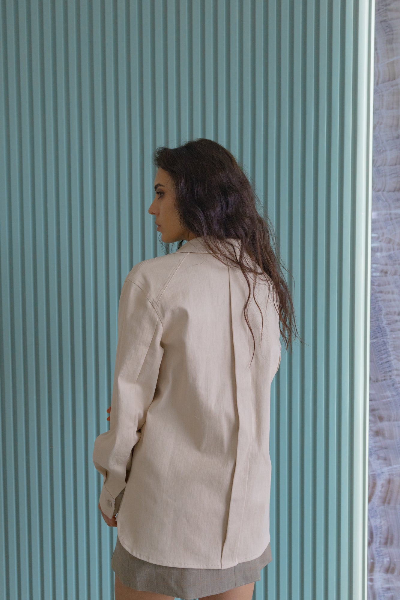 Oversize Denim Hemdjacke in Beige
