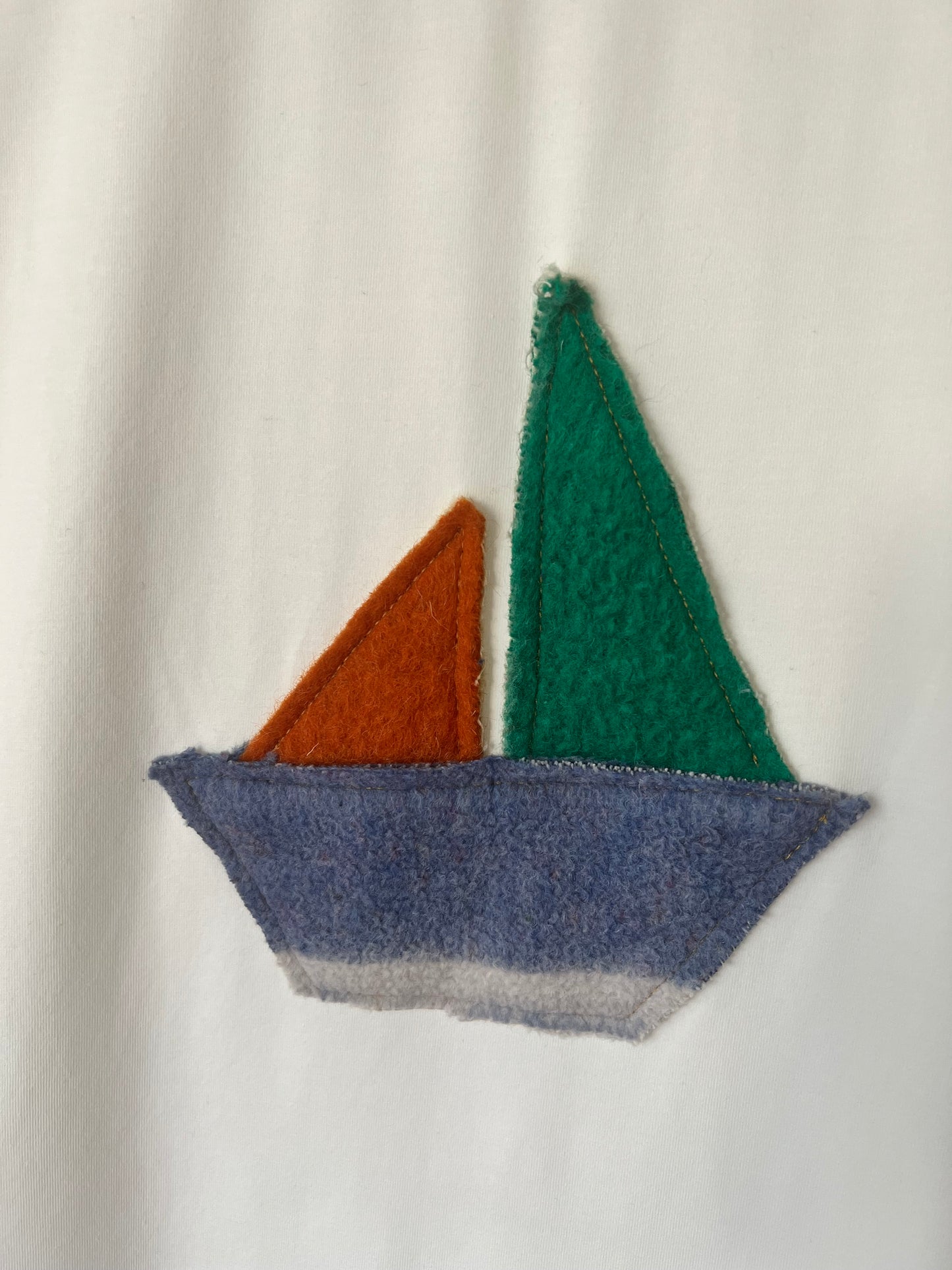 Unisex T-Shirt "Schiff" mit upcycling Aufnäher