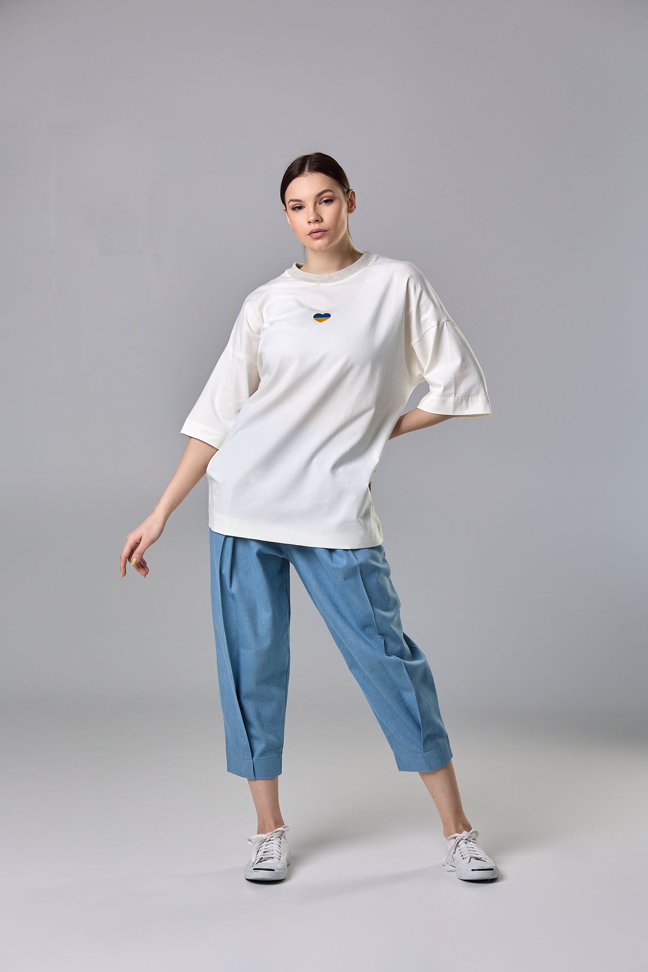 Oversized T-Shirt mit dezenter Ukrainischer Symbolik