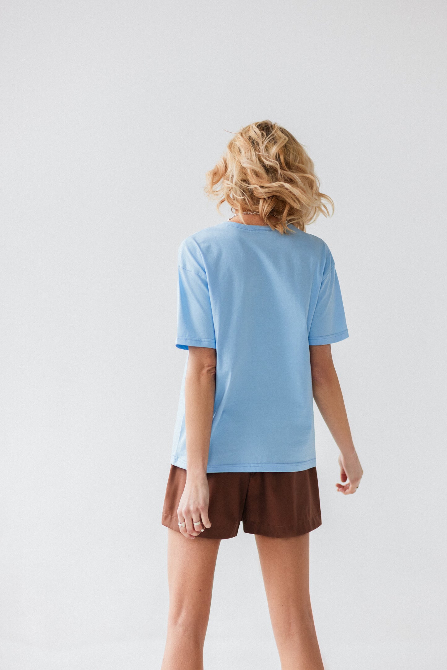 Kurze Paperbag-Shorts in Braun