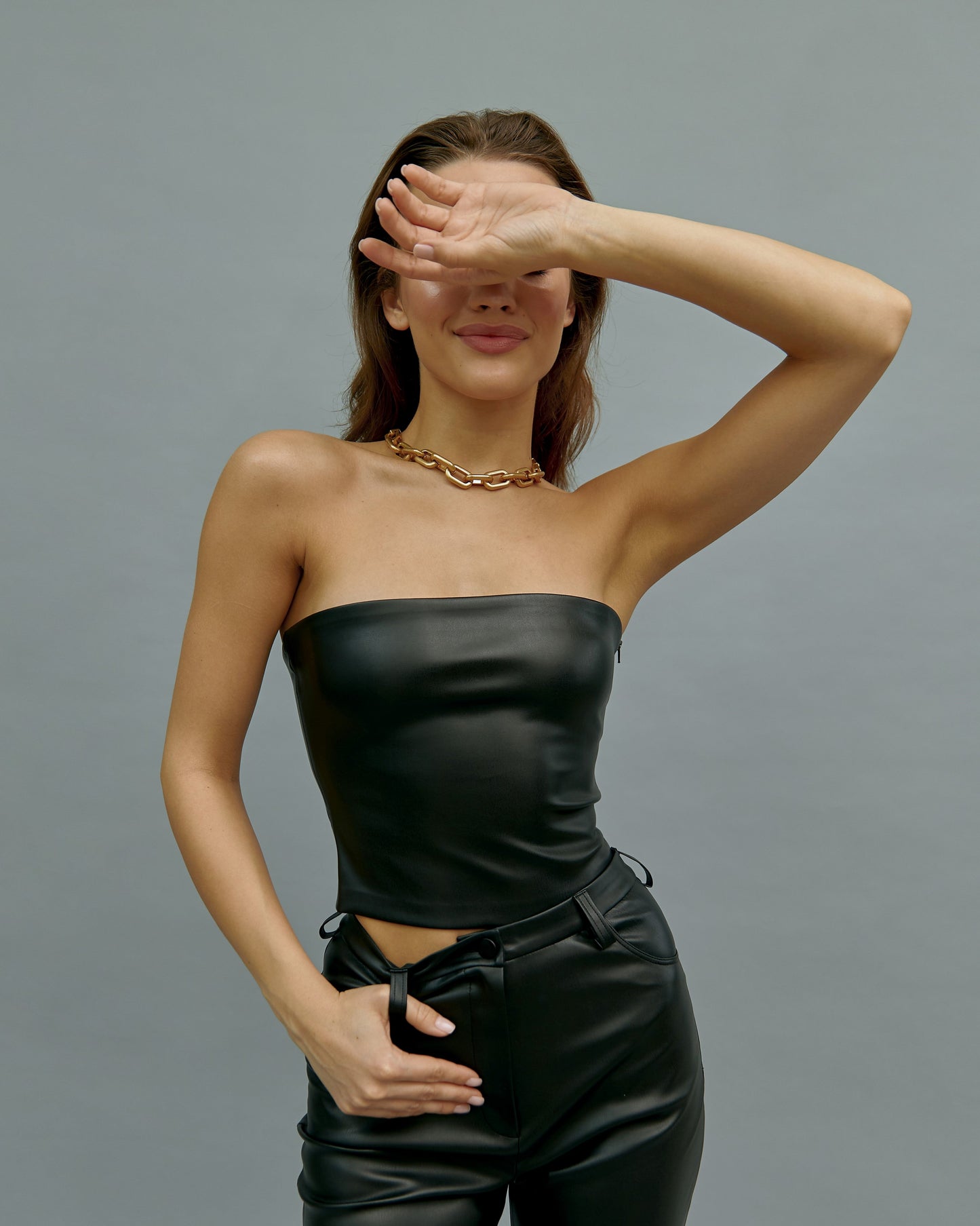 Top in Lederoptik in Schwarz