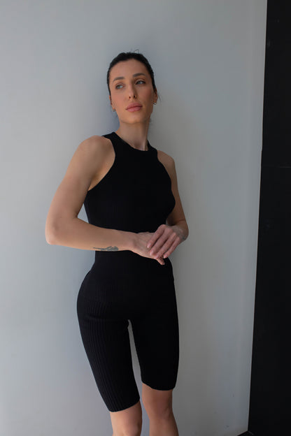 Figurbetontes geripptes Tanktop in Schwarz